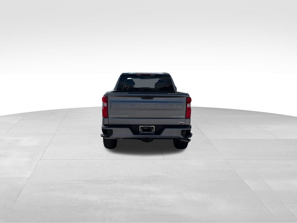 Used 2020 Chevrolet Silverado 1500 Custom w/ Custom Value Package AWD/4WD image 5