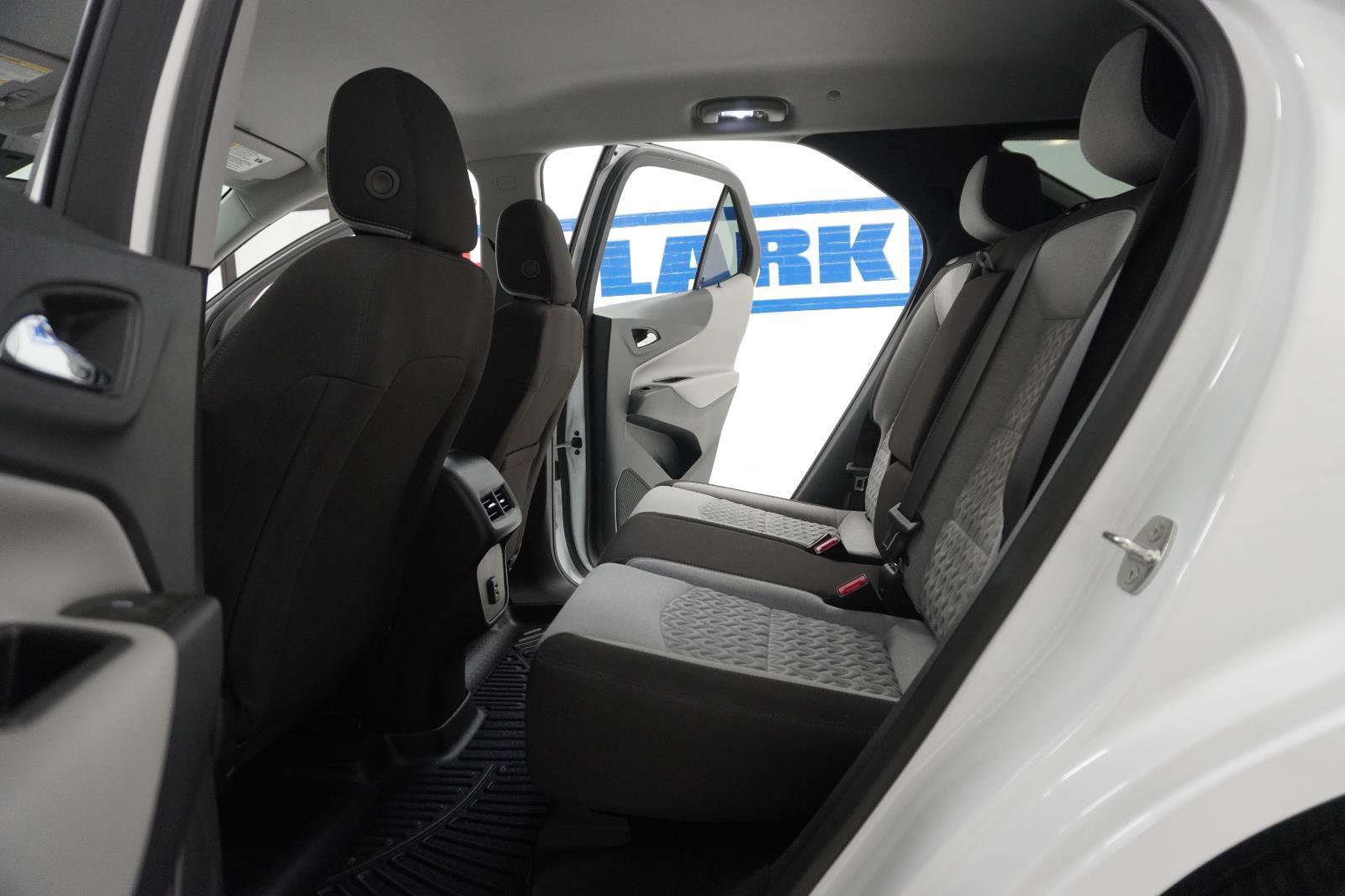 Used 2023 Chevrolet Equinox LS w/ LS Convenience Package image 32