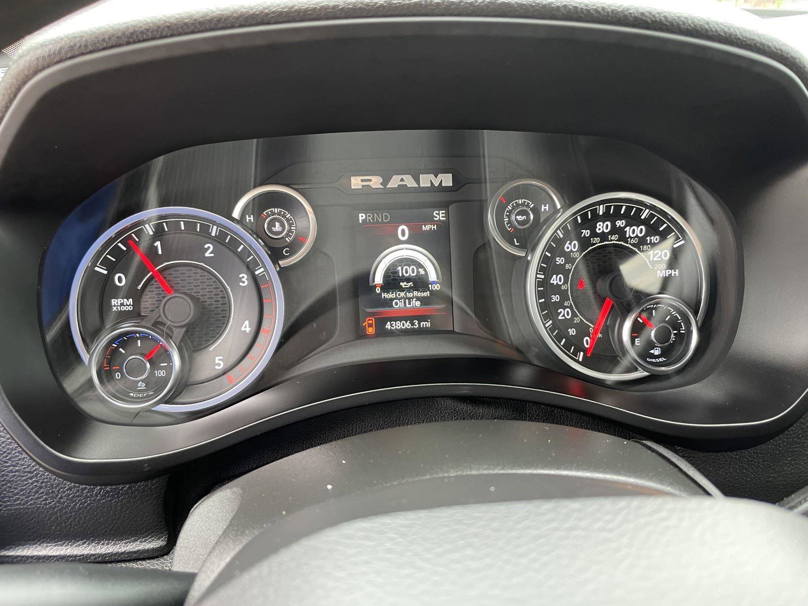 Used 2024 RAM 3500 Tradesman w/ Chrome Appearance Group image 13