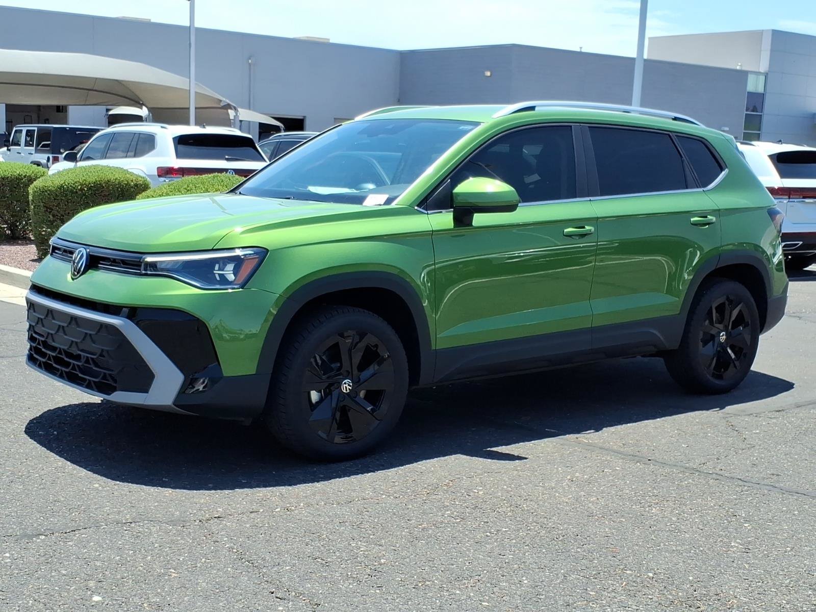 New 2026 Volkswagen Taos SE FWD image 3