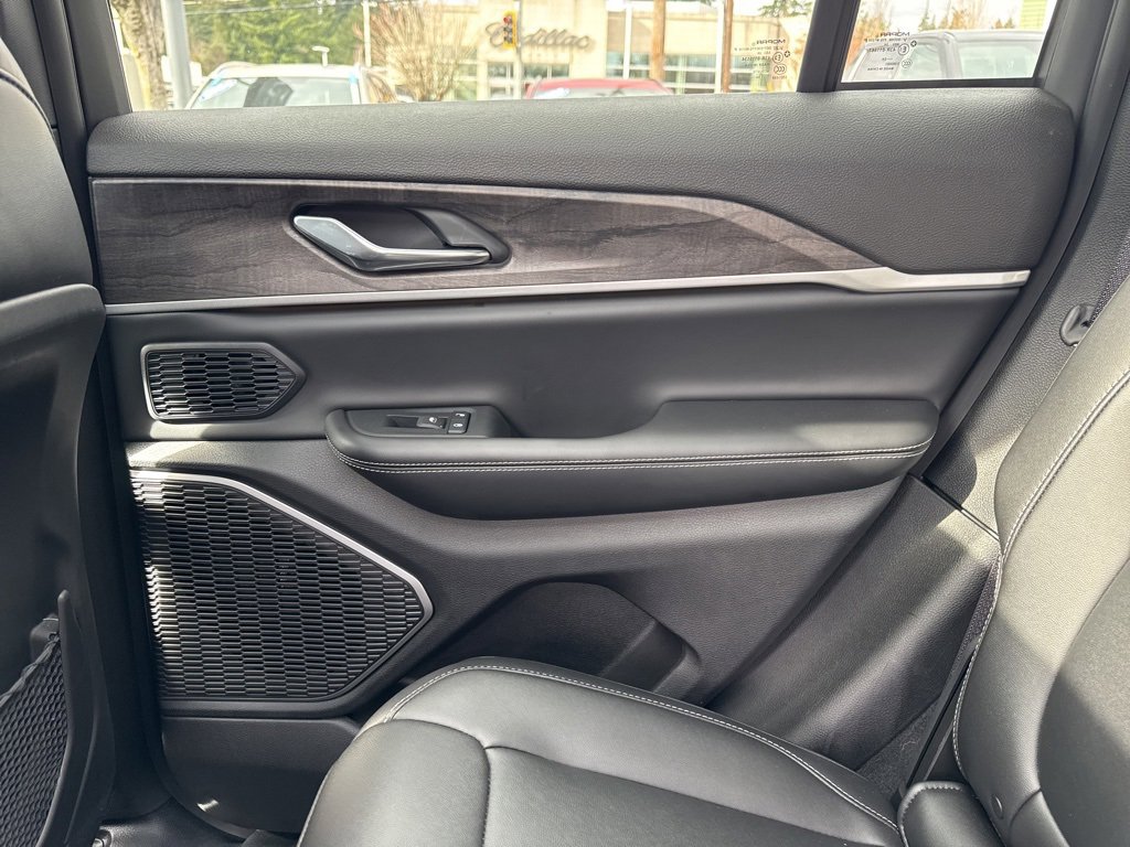 Used 2025 Jeep Grand Cherokee Limited 4xe w/ MOPAR Finishing Package image 45