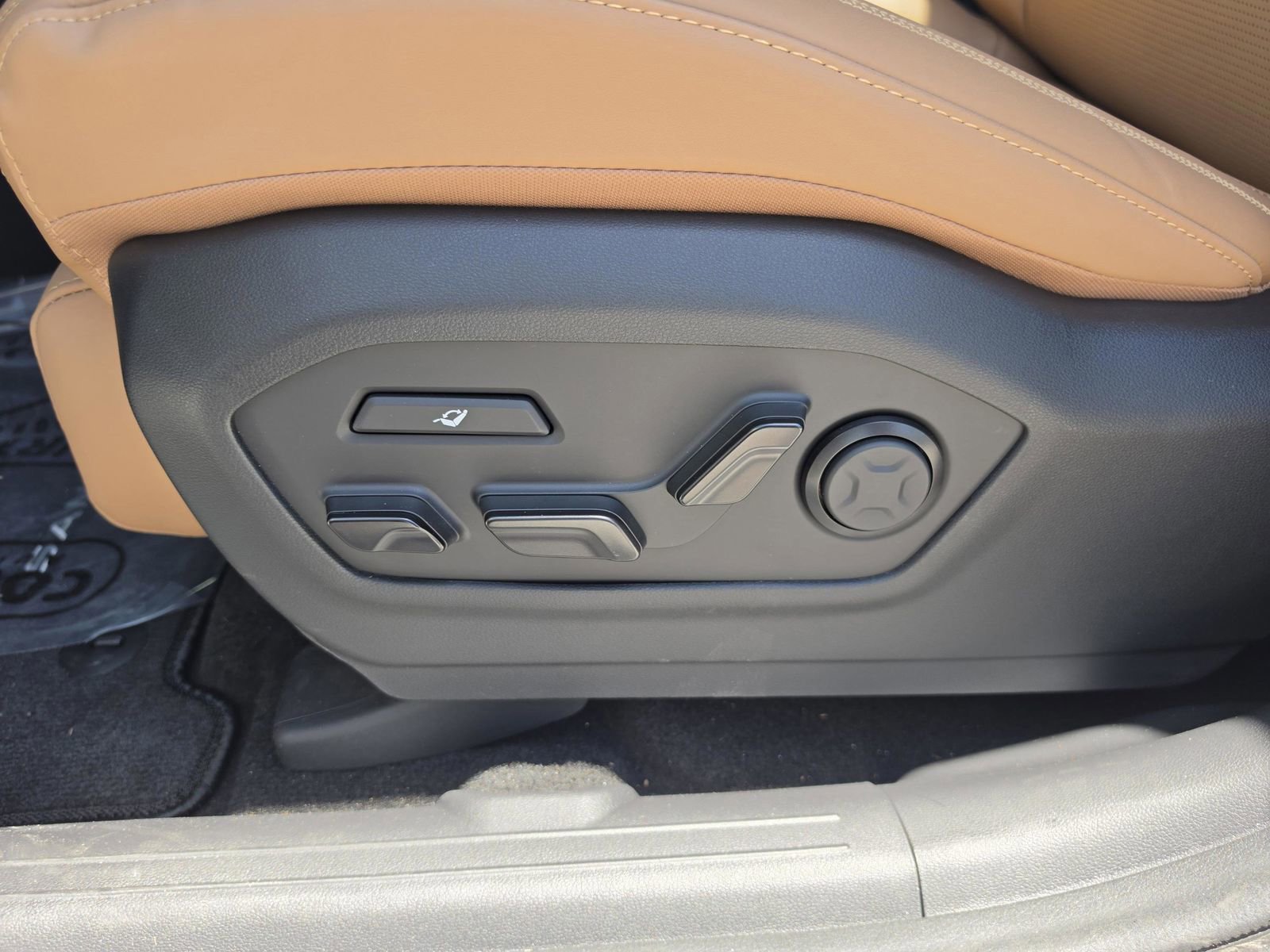 New 2026 Hyundai Santa Fe Calligraphy FWD image 24