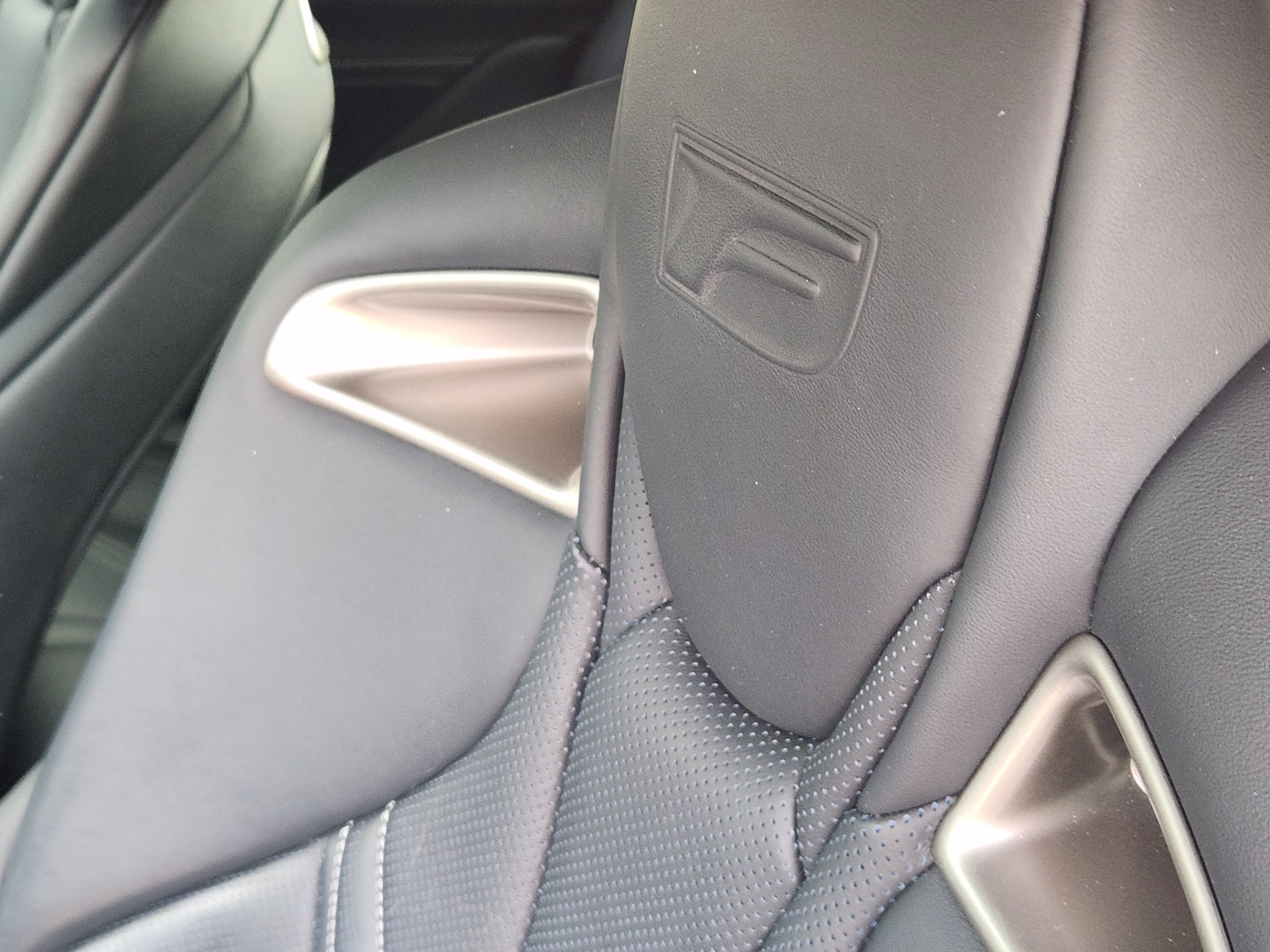 Used 2015 Lexus RC F w/ Premium Package RWD image 10