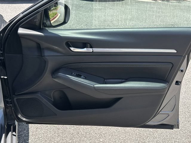 Used 2019 Nissan Altima 2.5 SV FWD image 16