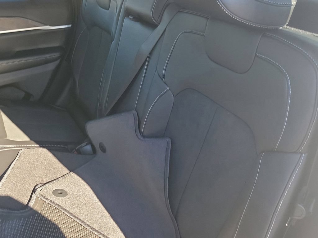 New 2026 Jeep Grand Cherokee Altitude AWD/4WD image 13