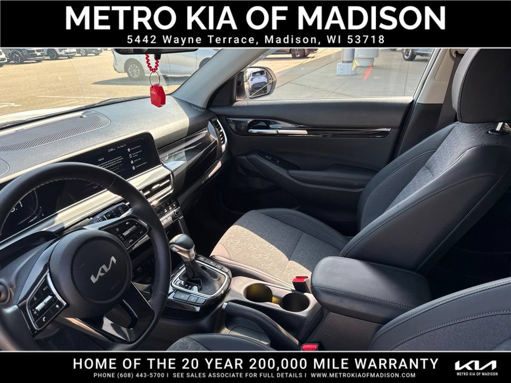 Used 2025 Kia Seltos S AWD/4WD image 14