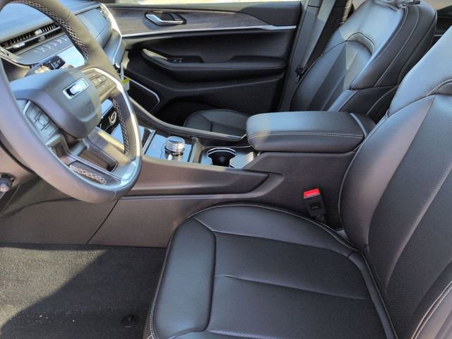 New 2026 Jeep Grand Cherokee L Limited w/ Luxury Tech Group II AWD/4WD image 12