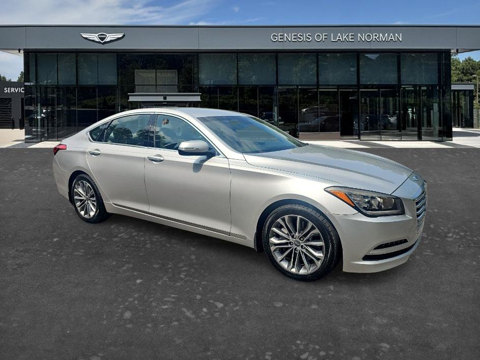 Used 2015 Hyundai Genesis 3.8 RWD image 3