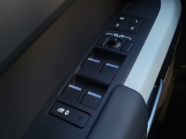 Certified 2024 Land Rover Defender 110 S AWD/4WD image 21