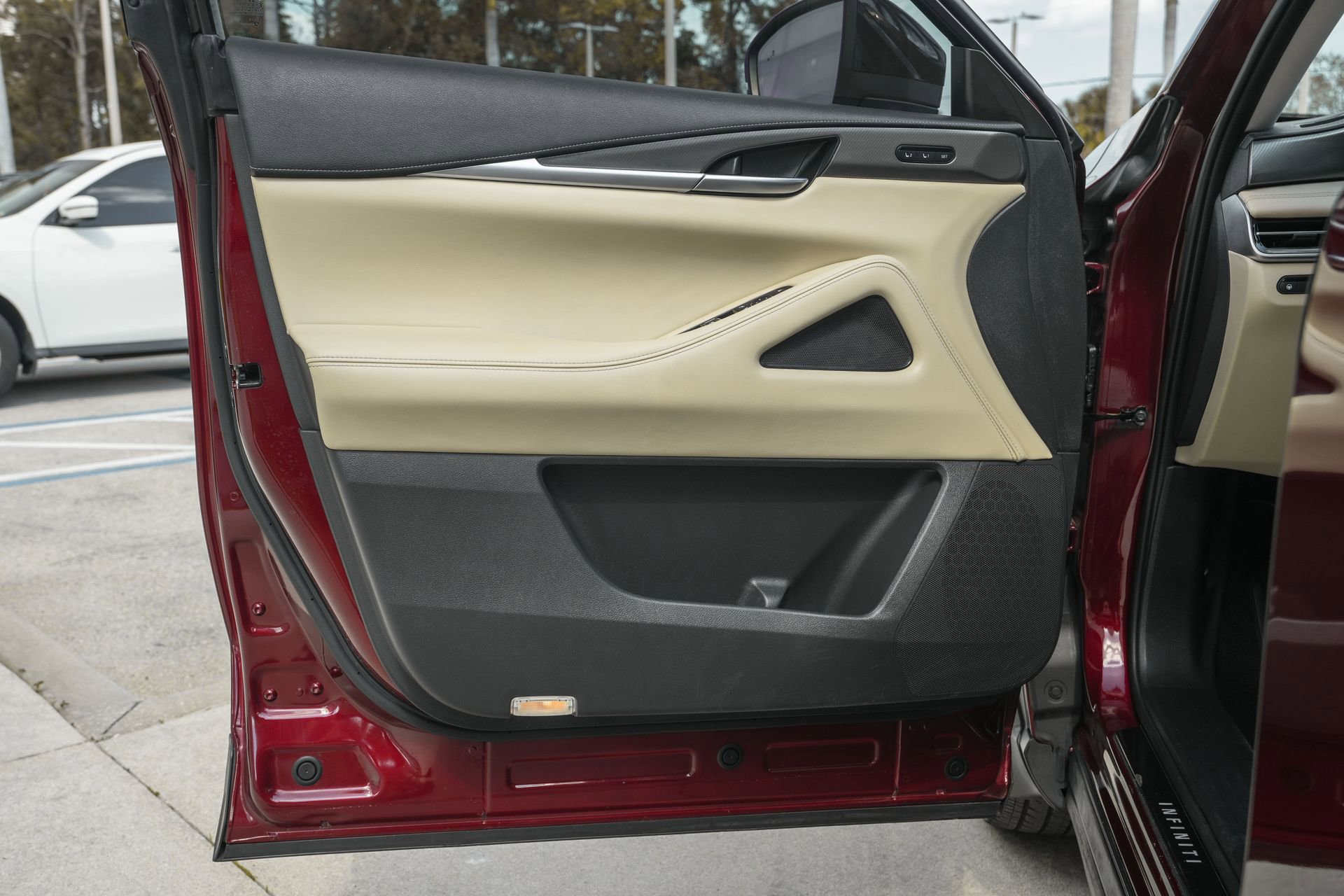 Used 2023 INFINITI QX60 Luxe image 29