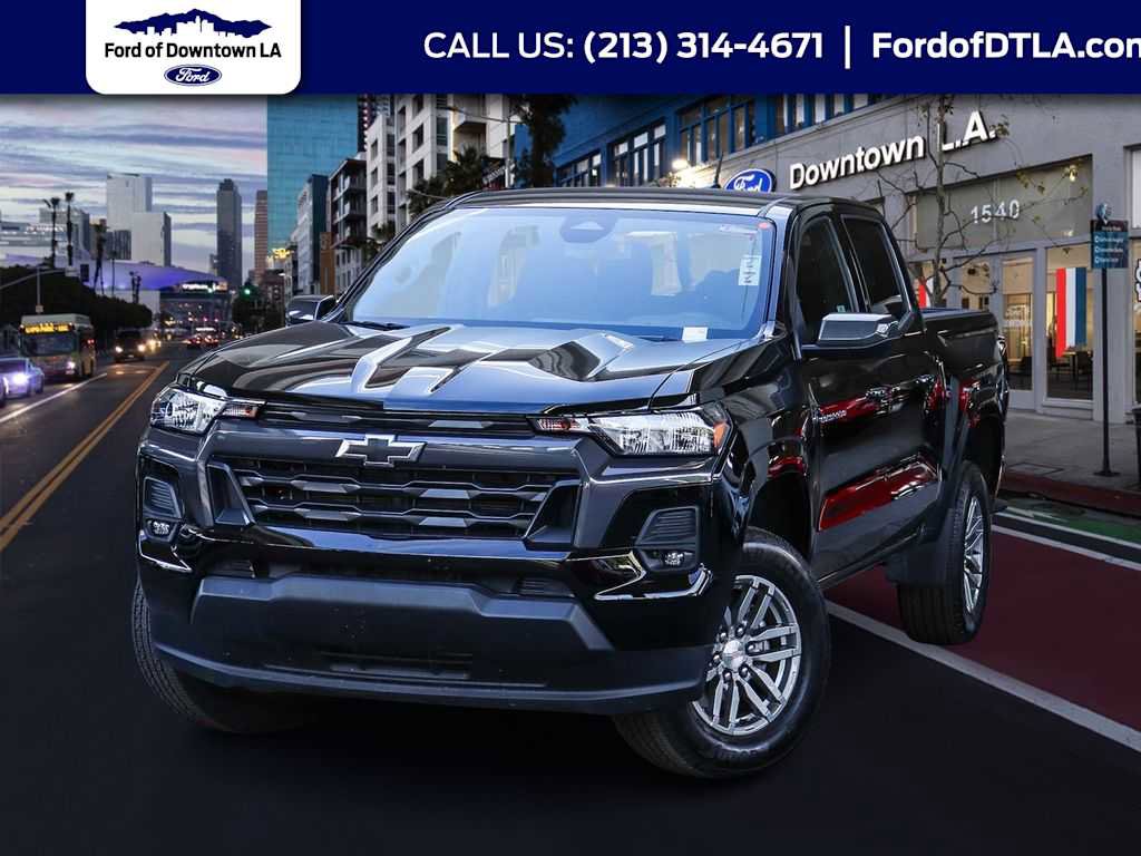 Used 2024 Chevrolet Colorado LT w/ LT Convenience Package image 1