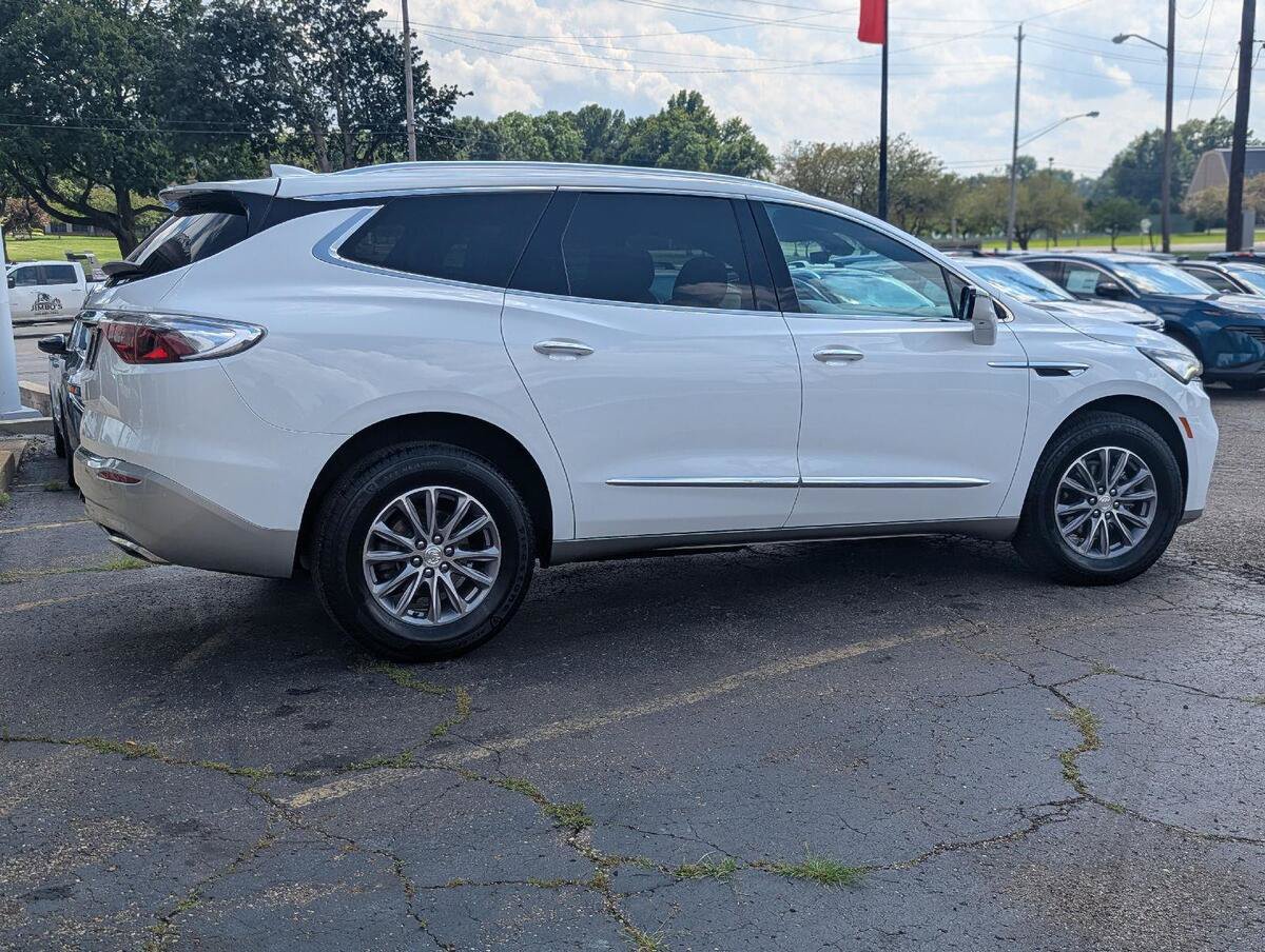 Used 2022 Buick Enclave Premium FWD image 9
