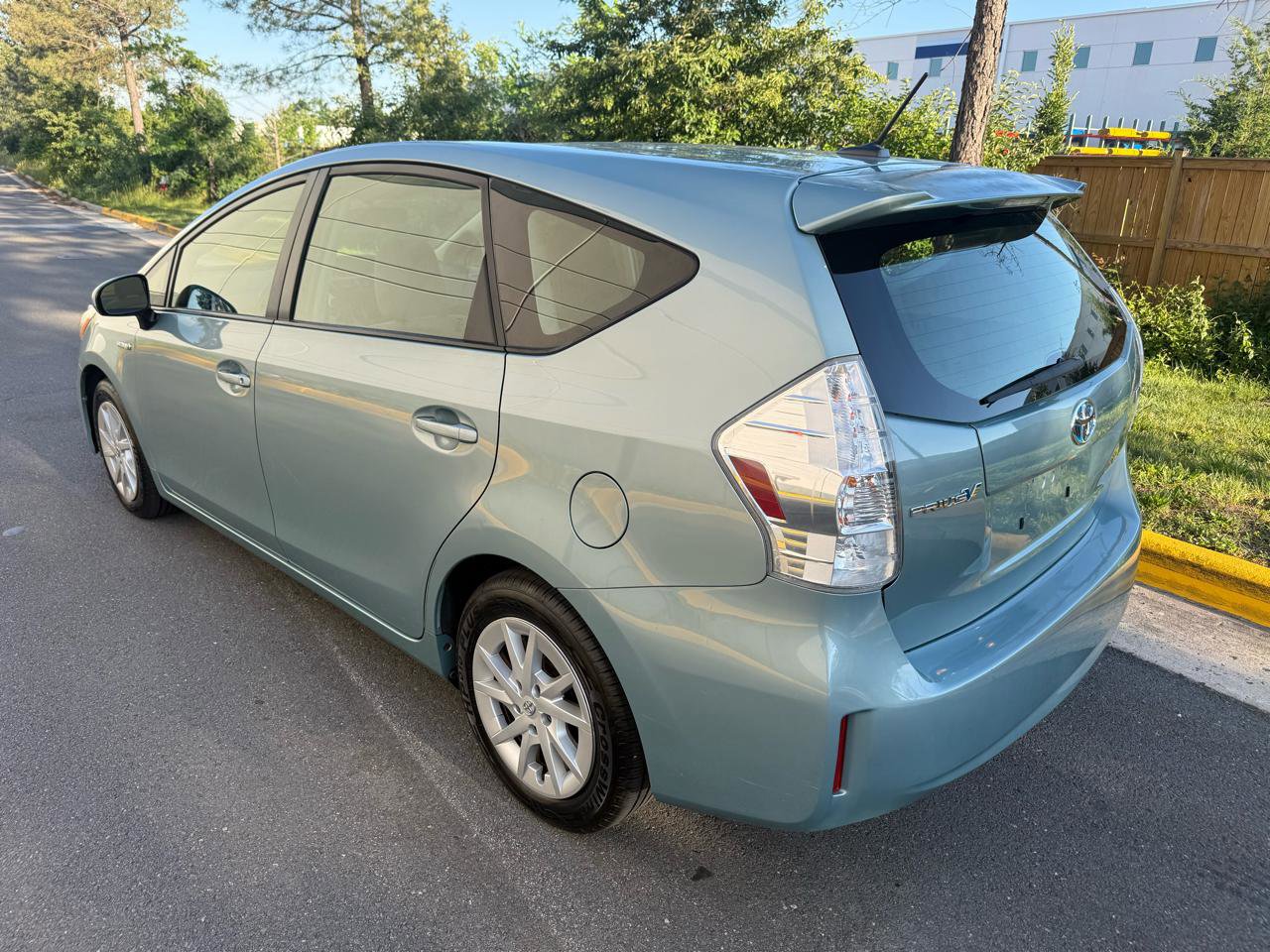 Used 2014 Toyota Prius V Three FWD image 3