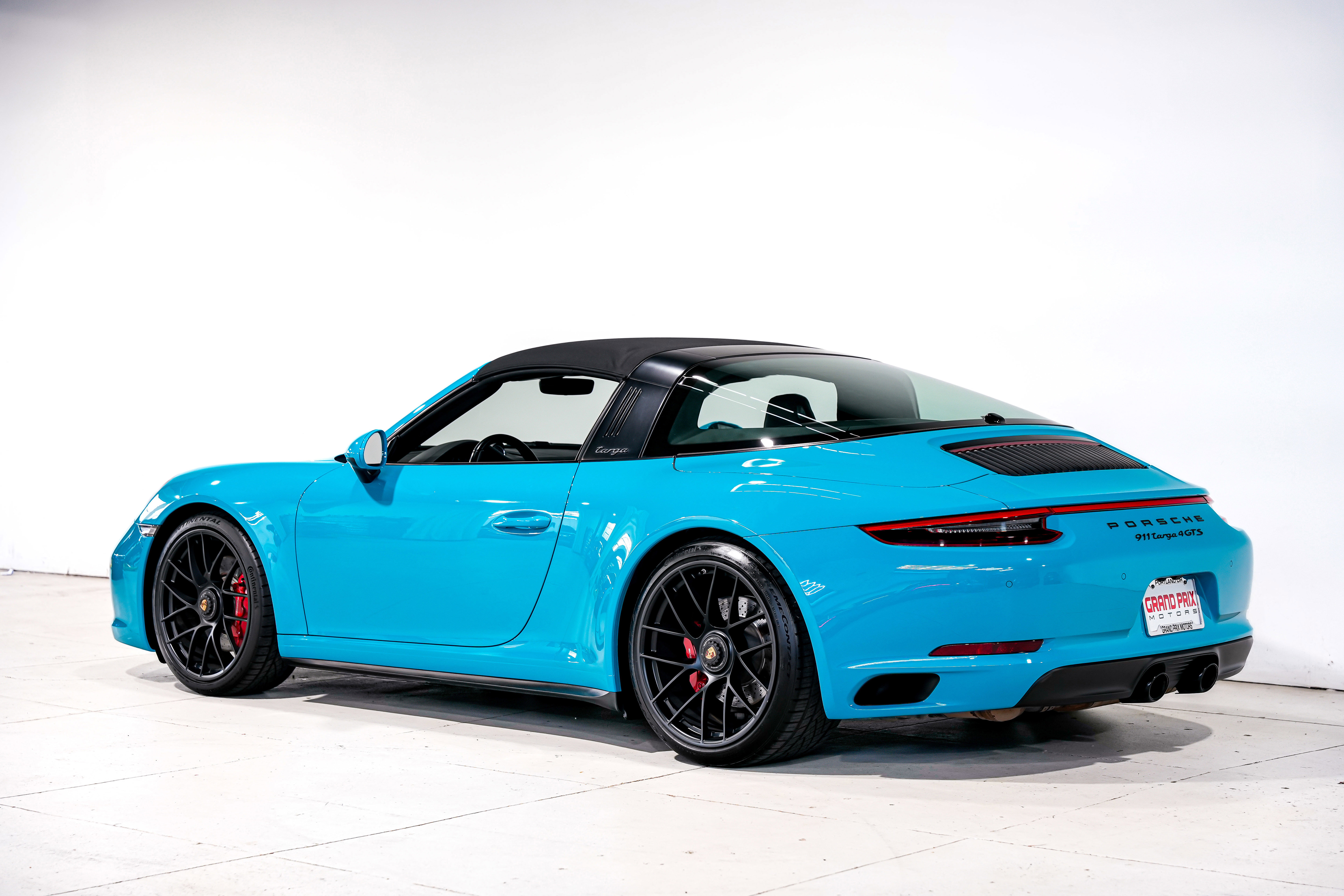 Used 2017 Porsche 911 Targa 4 GTS image 5