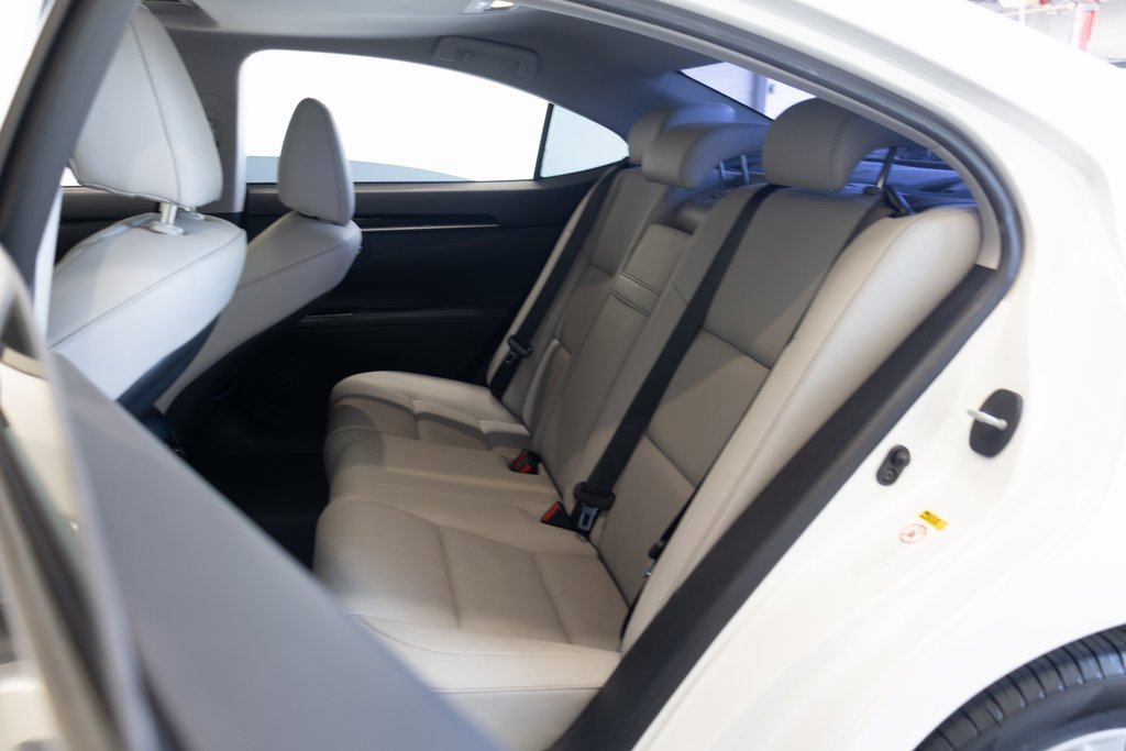 Used 2016 Lexus ES 350 image 19