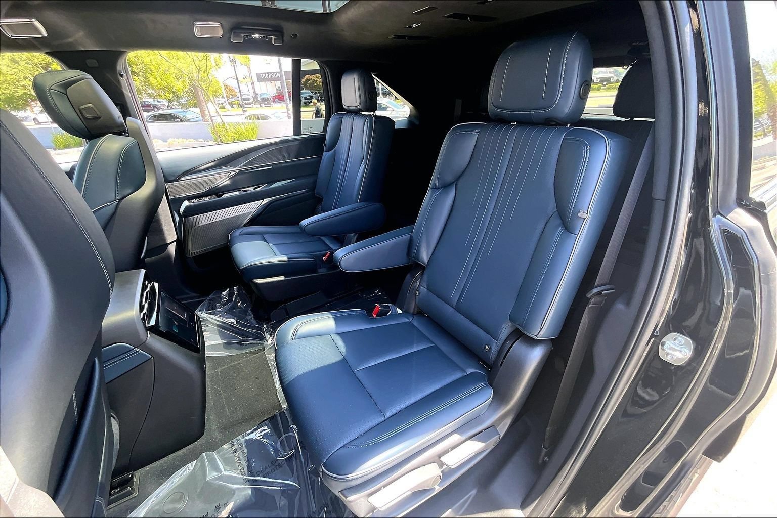 New 2026 Cadillac Escalade IQ Sport 2 w/ LPO, ONYX Package AWD/4WD image 29