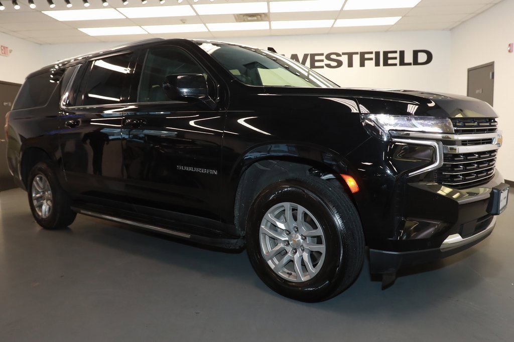 Used 2024 Chevrolet Suburban LT image 9
