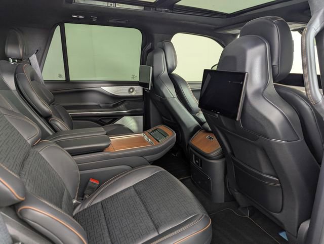 Used 2025 Lincoln Navigator Black Label image 30