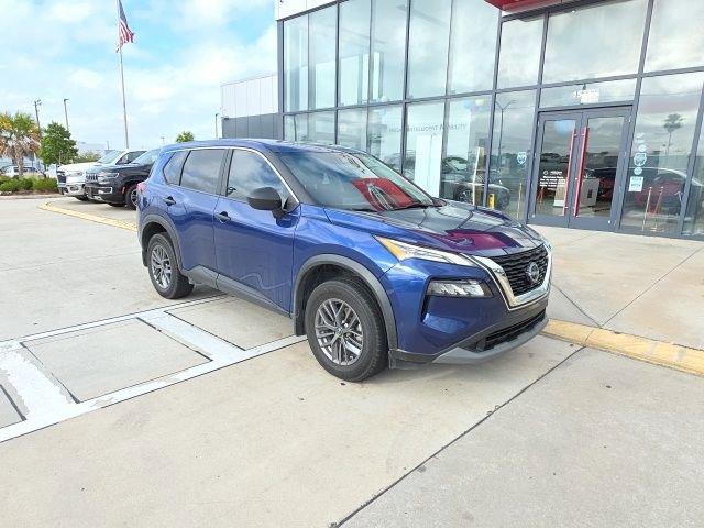 Used 2023 Nissan Rogue S image 2