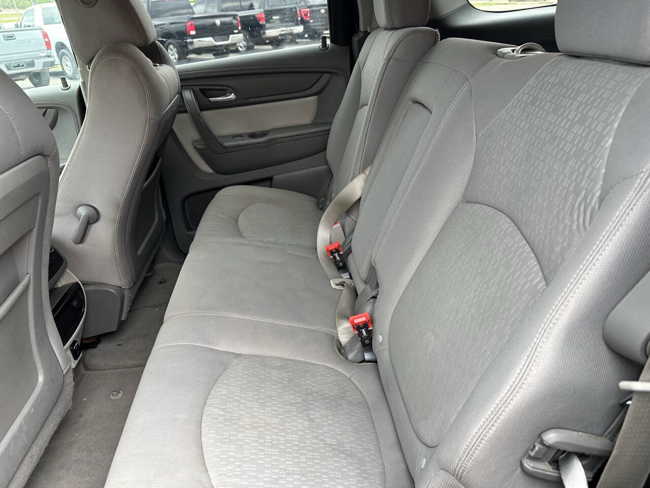 Used 2014 GMC Acadia SLE image 13