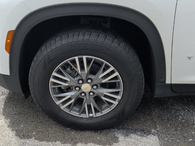 Used 2025 Chevrolet Traverse LT AWD/4WD image 36