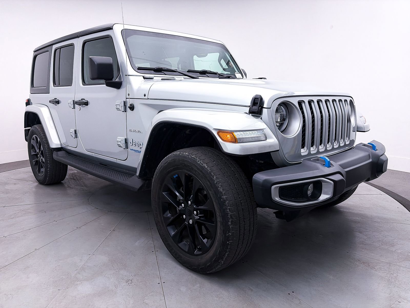 Used 2022 Jeep Wrangler Unlimited Sahara w/ Cold Weather Group image 10