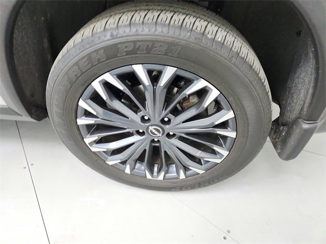 Used 2025 Nissan Rogue SL w/ Tech Package image 45