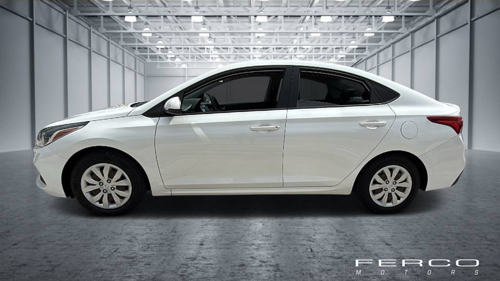 Used 2021 Hyundai Accent SE FWD image 2