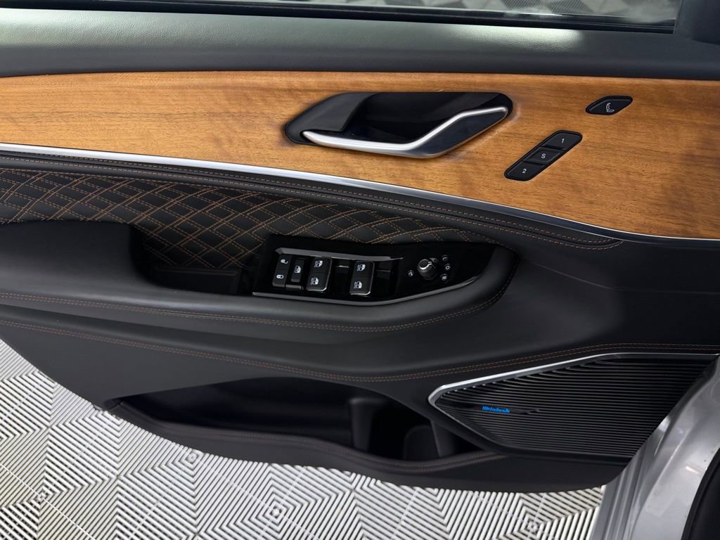 Certified 2022 Jeep Grand Cherokee Summit AWD/4WD image 24