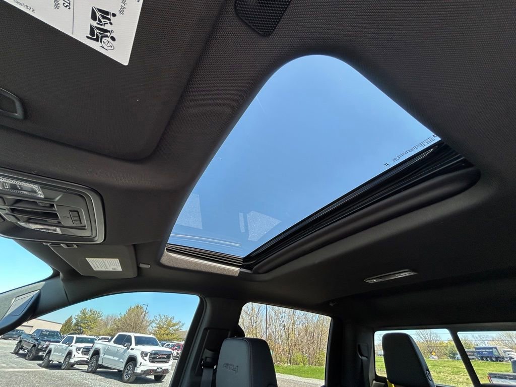 Used 2024 GMC Sierra 1500 AT4 w/ AT4 Preferred Package image 8