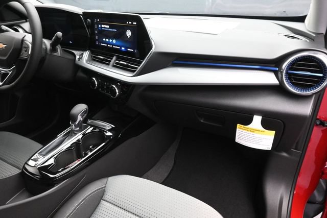 New 2026 Chevrolet Trax LT w/ Sunroof Package FWD image 29