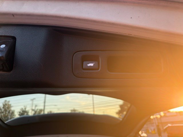 Used 2020 Honda CR-V Touring image 11