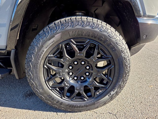 Used 2025 GMC Hummer EV 2X AWD/4WD image 28
