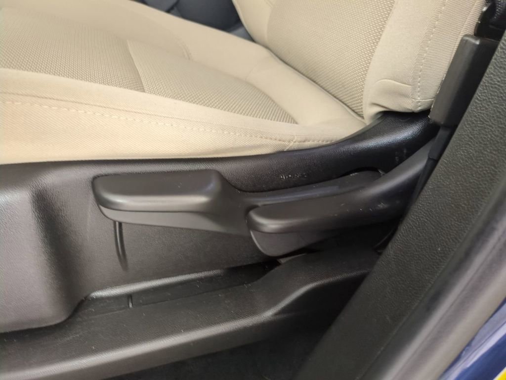 Used 2022 Chevrolet Traverse LS FWD image 23