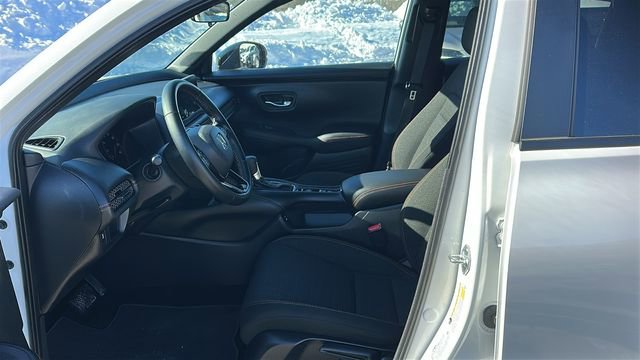 Used 2025 Honda HR-V Sport image 9