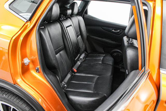 Used 2017 Nissan Rogue Sport SL w/ SL Premium Package AWD/4WD image 16