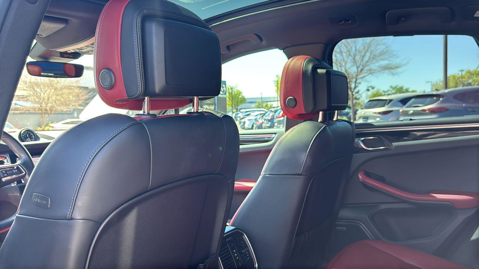 Used 2024 Porsche Macan Turbo image 26