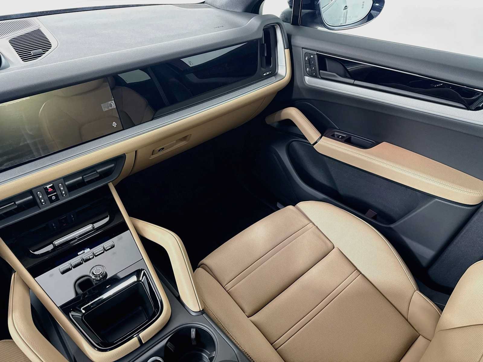 New 2026 Porsche Cayenne Coupe AWD/4WD image 24
