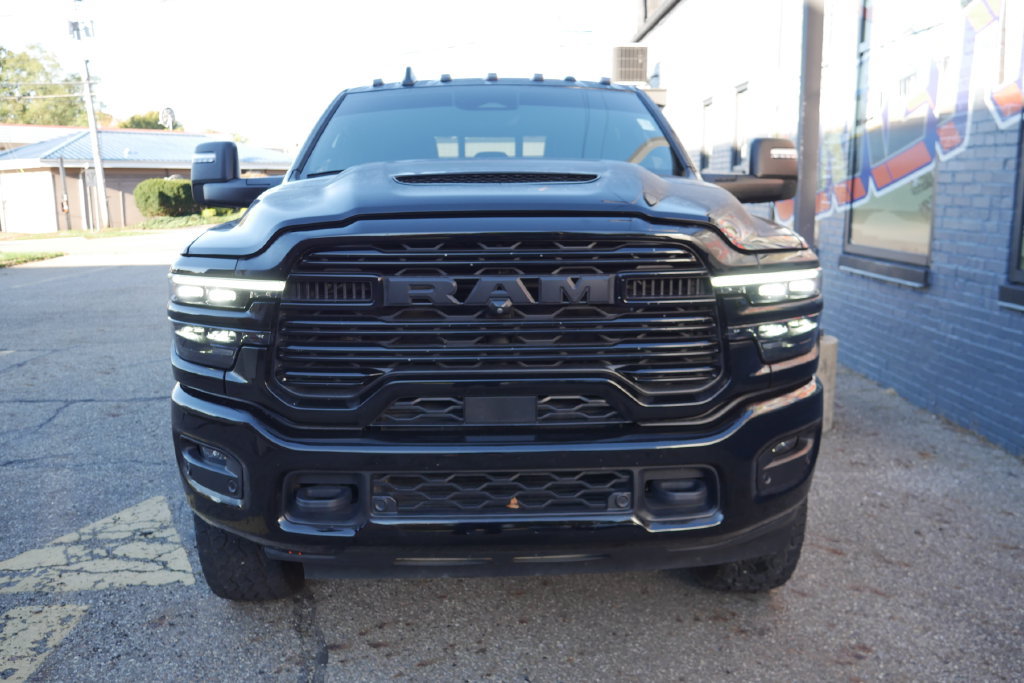 Used 2025 RAM 3500 Laramie AWD/4WD image 26