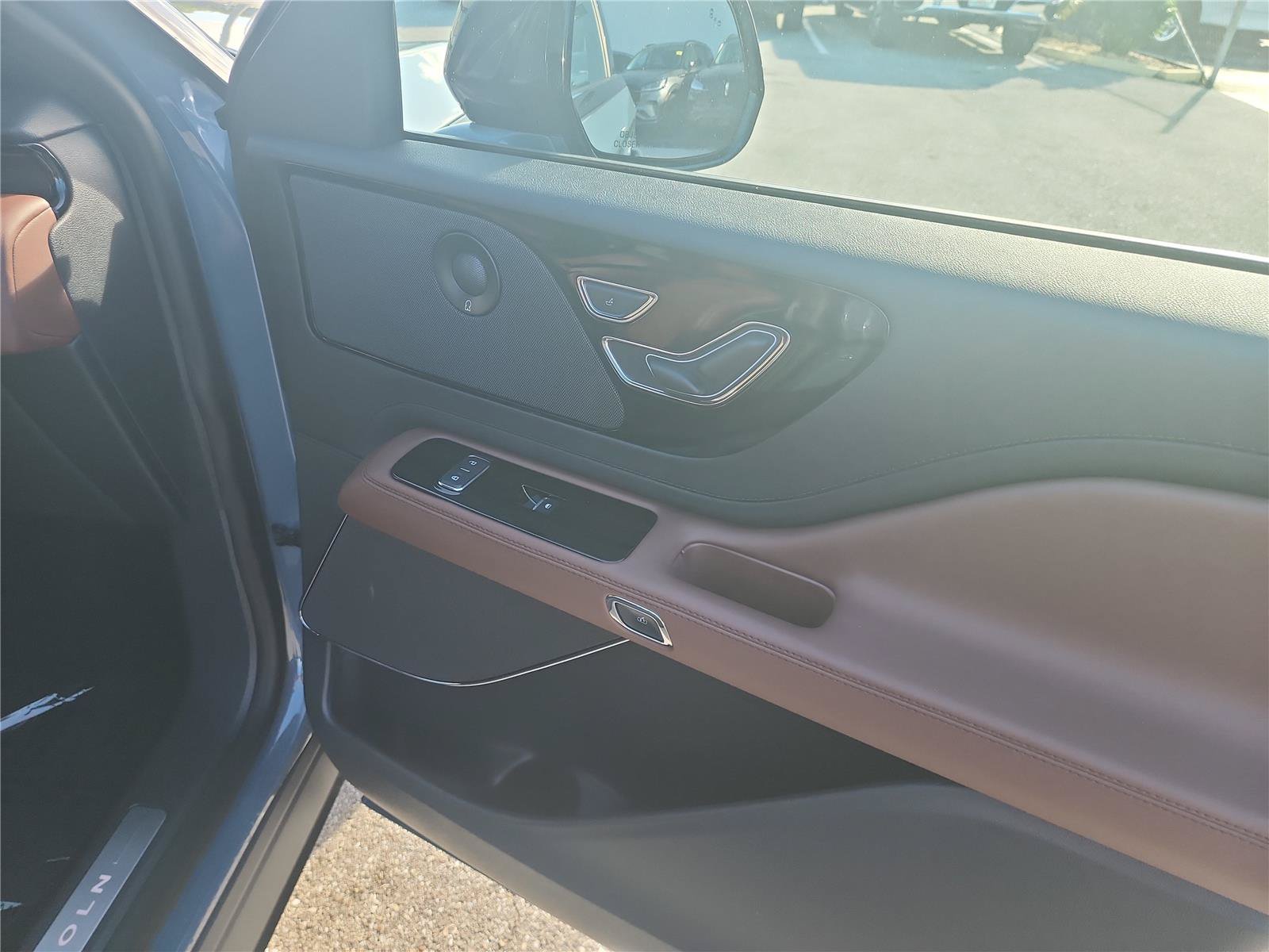 New 2027 Lincoln Aviator Reserve w/ Jet Appearance Package RWD image 26