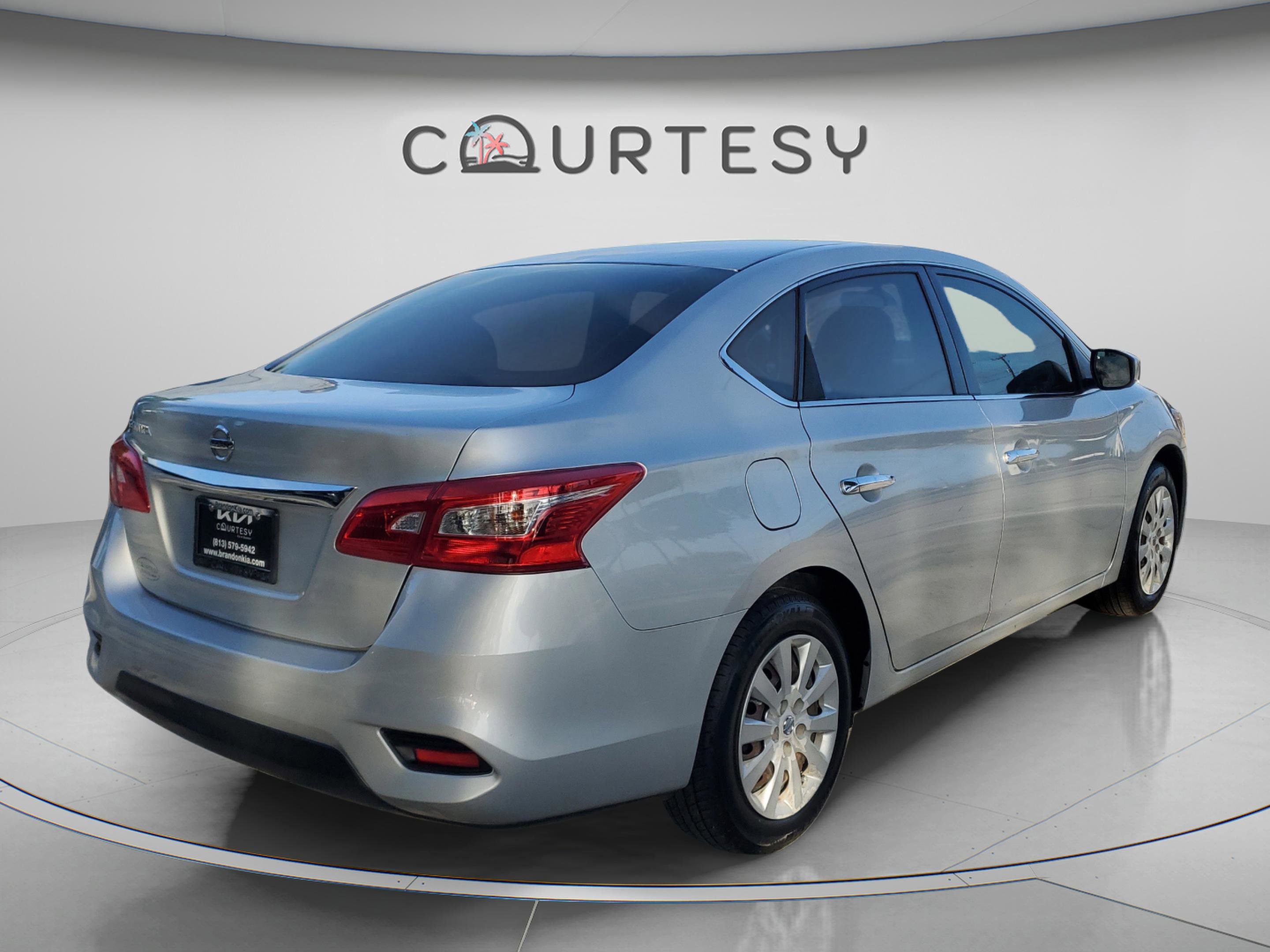Used 2018 Nissan Sentra S image 3