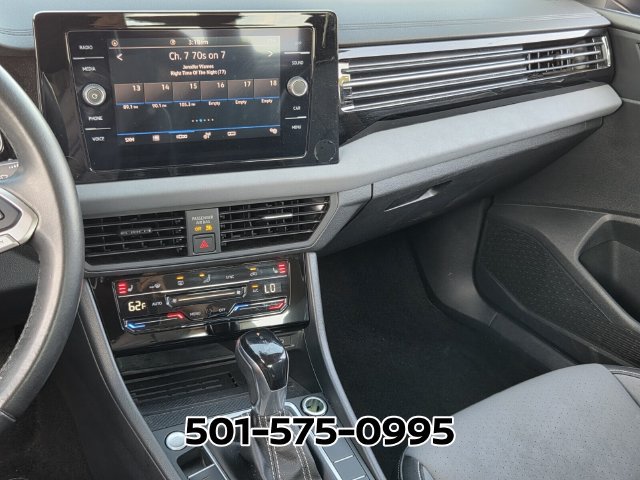 Used 2025 Volkswagen Jetta SE FWD image 27