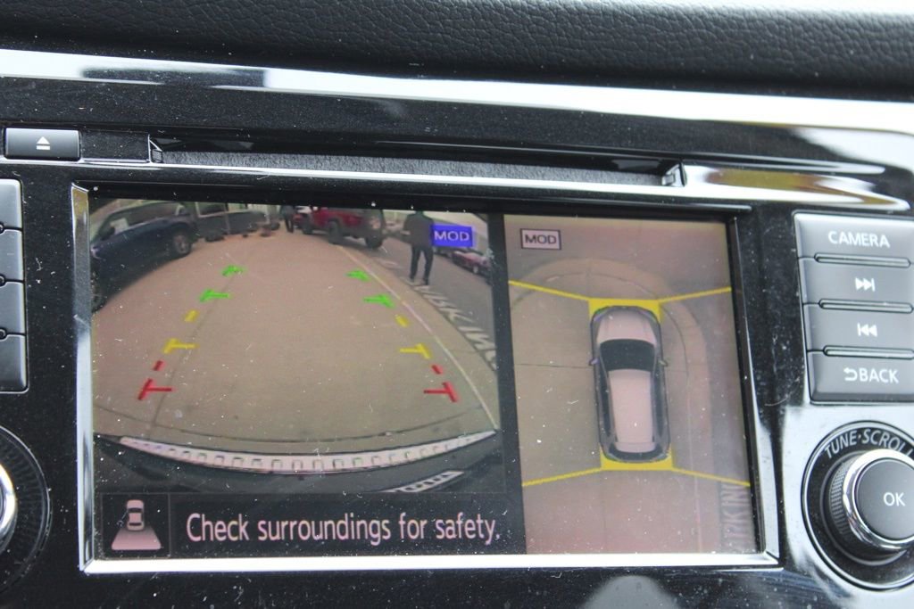 Used 2018 Nissan Rogue SV w/ Premium Package image 38