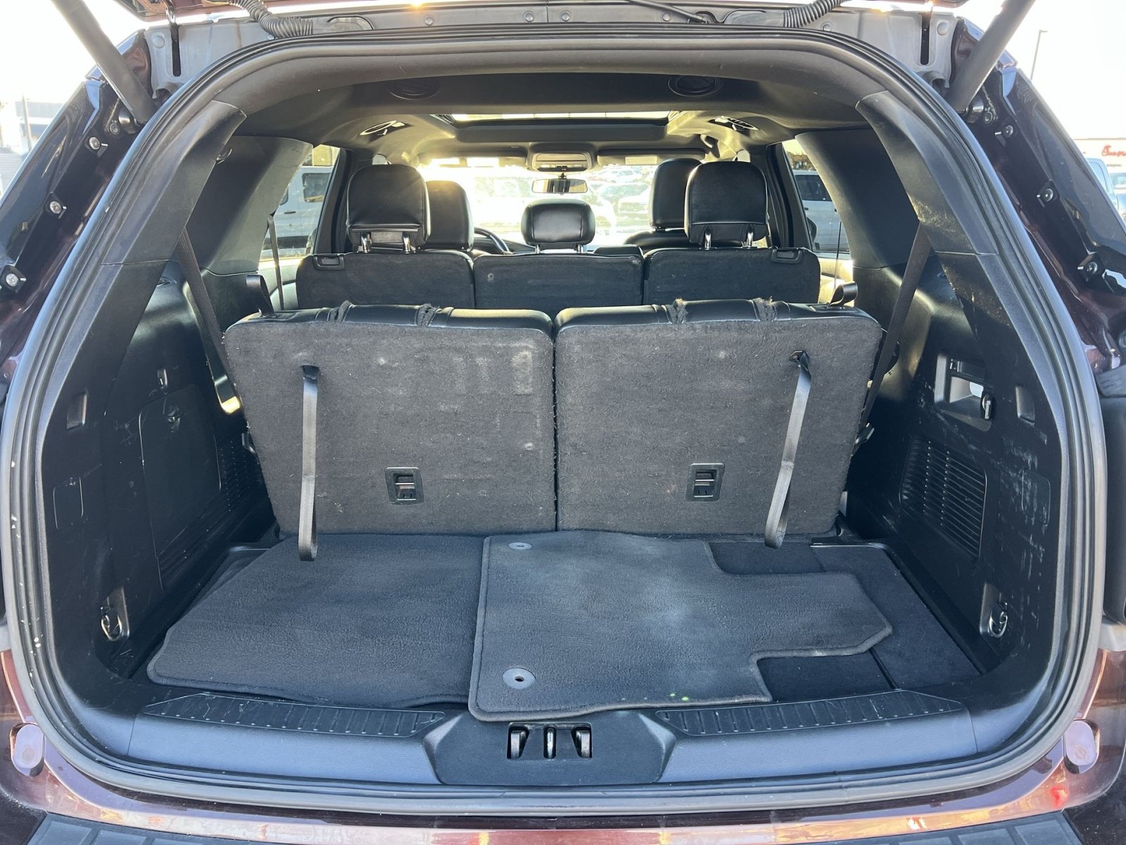 Used 2020 Ford Explorer XLT w/ Equipment Group 202A AWD/4WD image 35