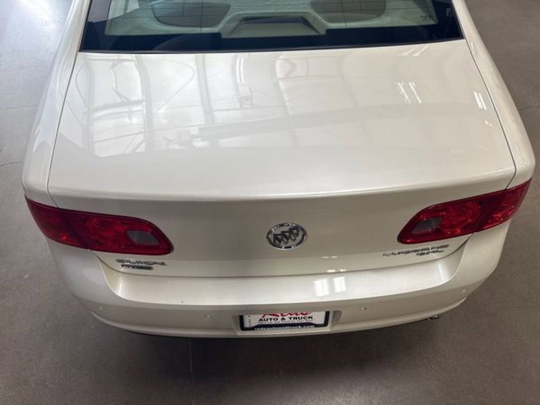 Used 2011 Buick Lucerne CXL image 48