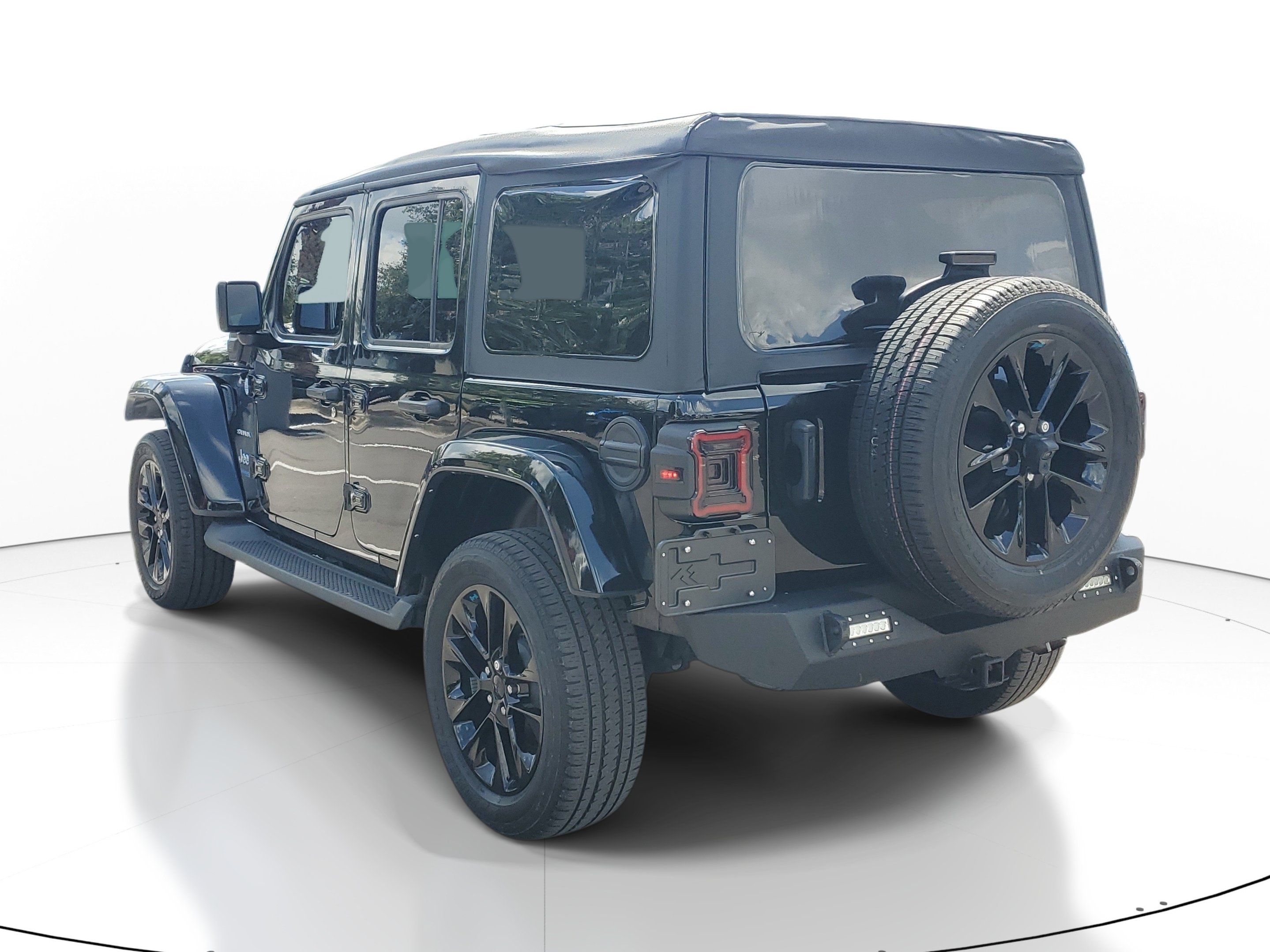 Used 2022 Jeep Wrangler Unlimited Sahara AWD/4WD image 5