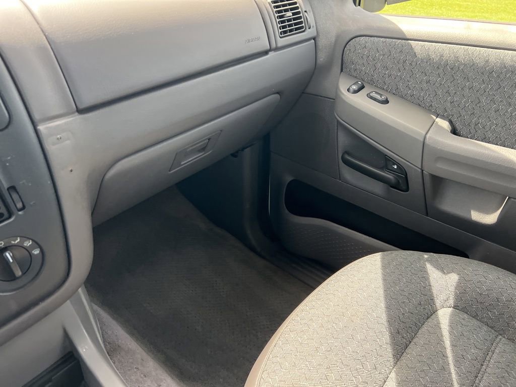 Used 2002 Ford Explorer XLS image 27