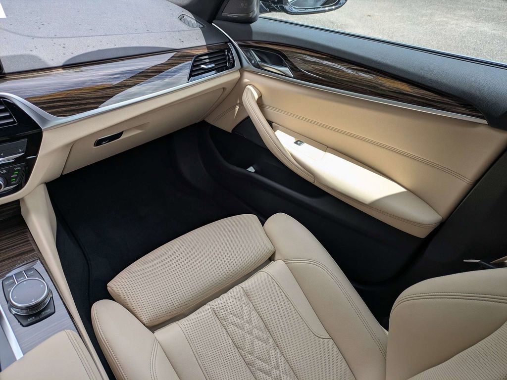 Used 2023 BMW 540i xDrive w/ Premium Package AWD/4WD image 16