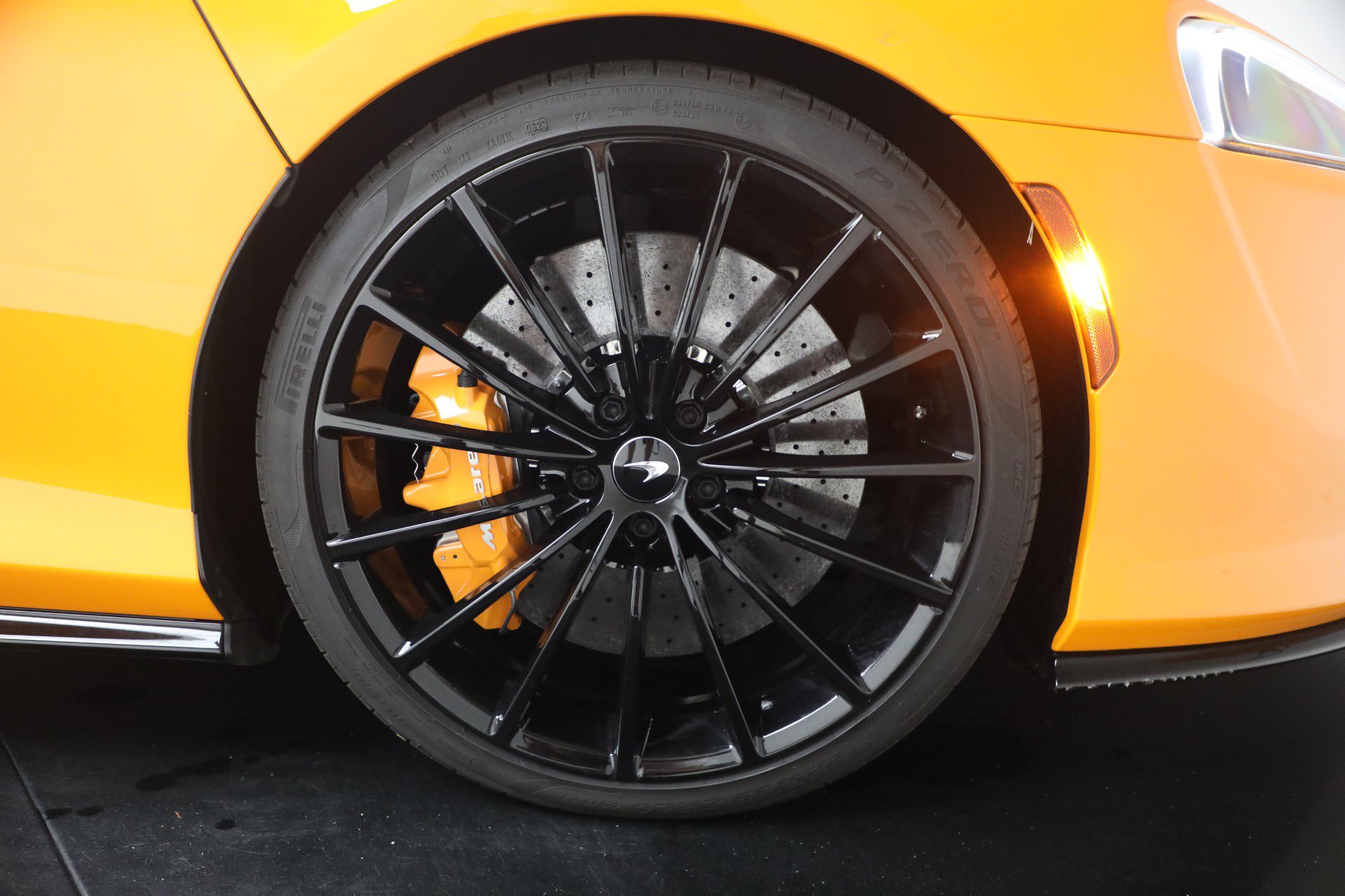 Used 2023 McLaren GT RWD image 43