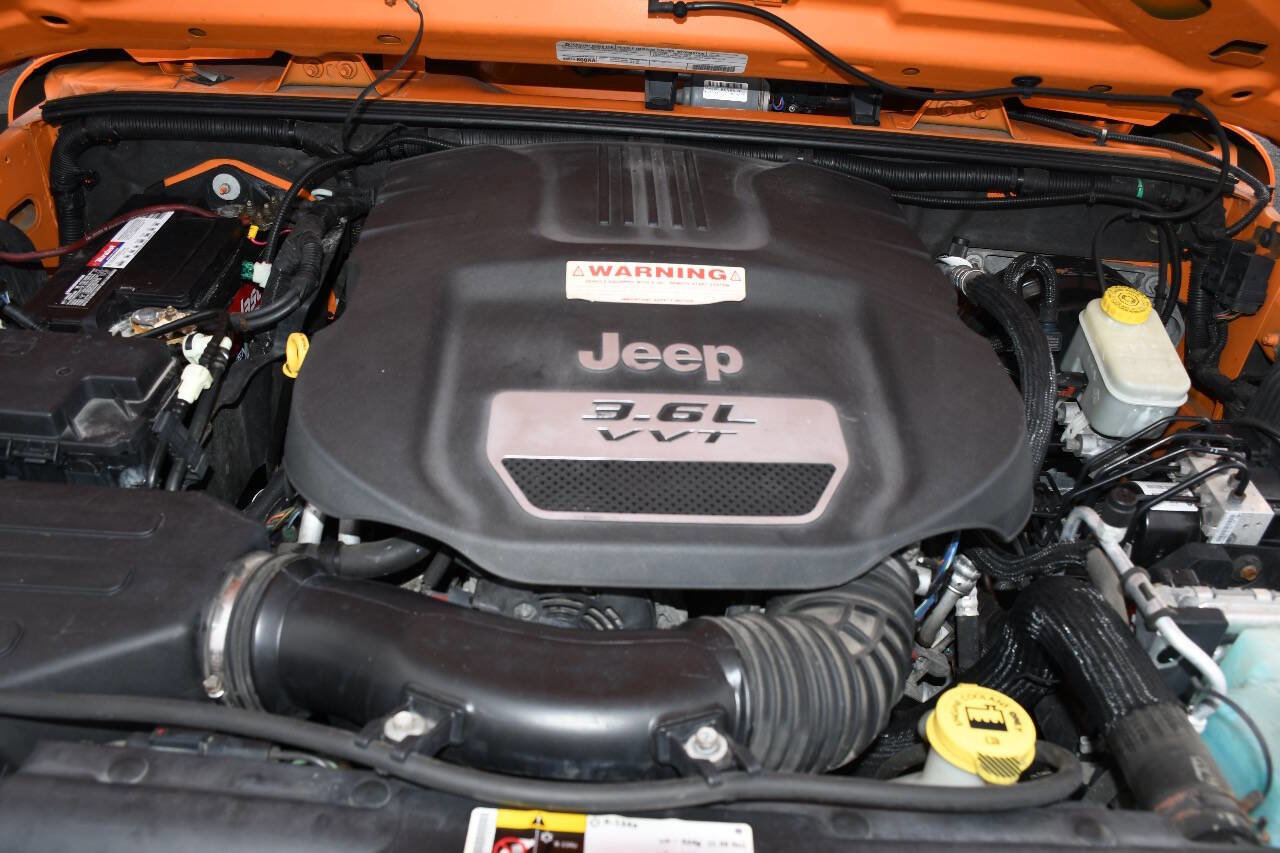 Used 2012 Jeep Wrangler Unlimited Sport image 37